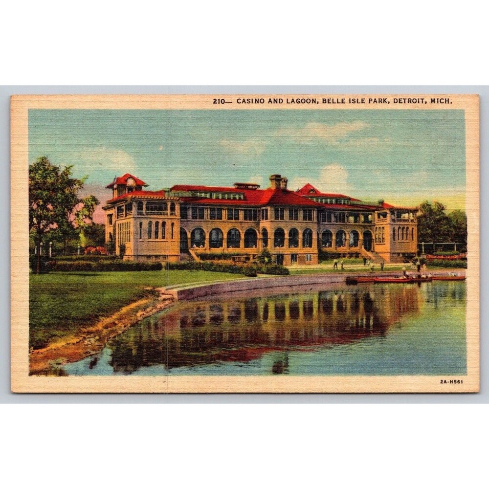 Vintage 1942 Belle Isle Park Casino & Lagoon Detroit MI Linen Postcard 2A-H561